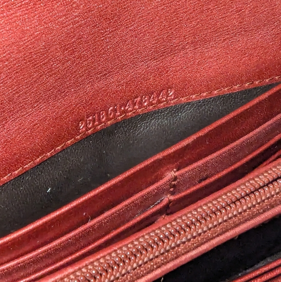 Gucci Monogrammed Gold GG Heart Continental Wallet - Picture 8 of 14